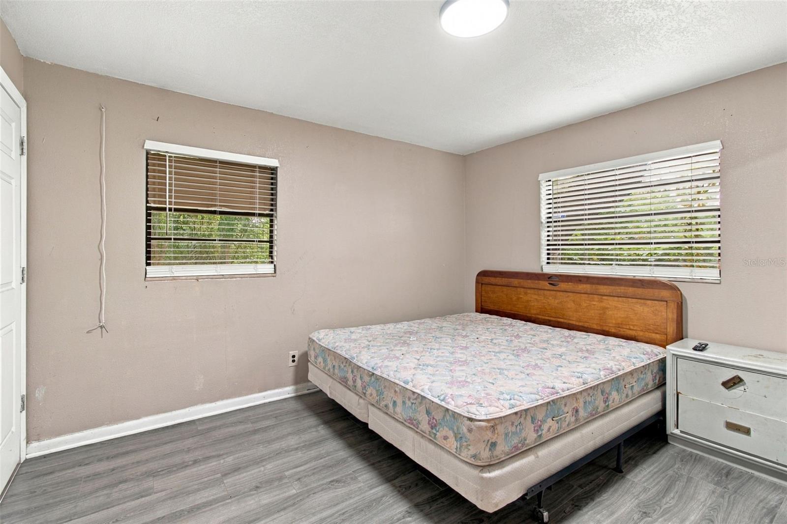 8010 SHARON DR