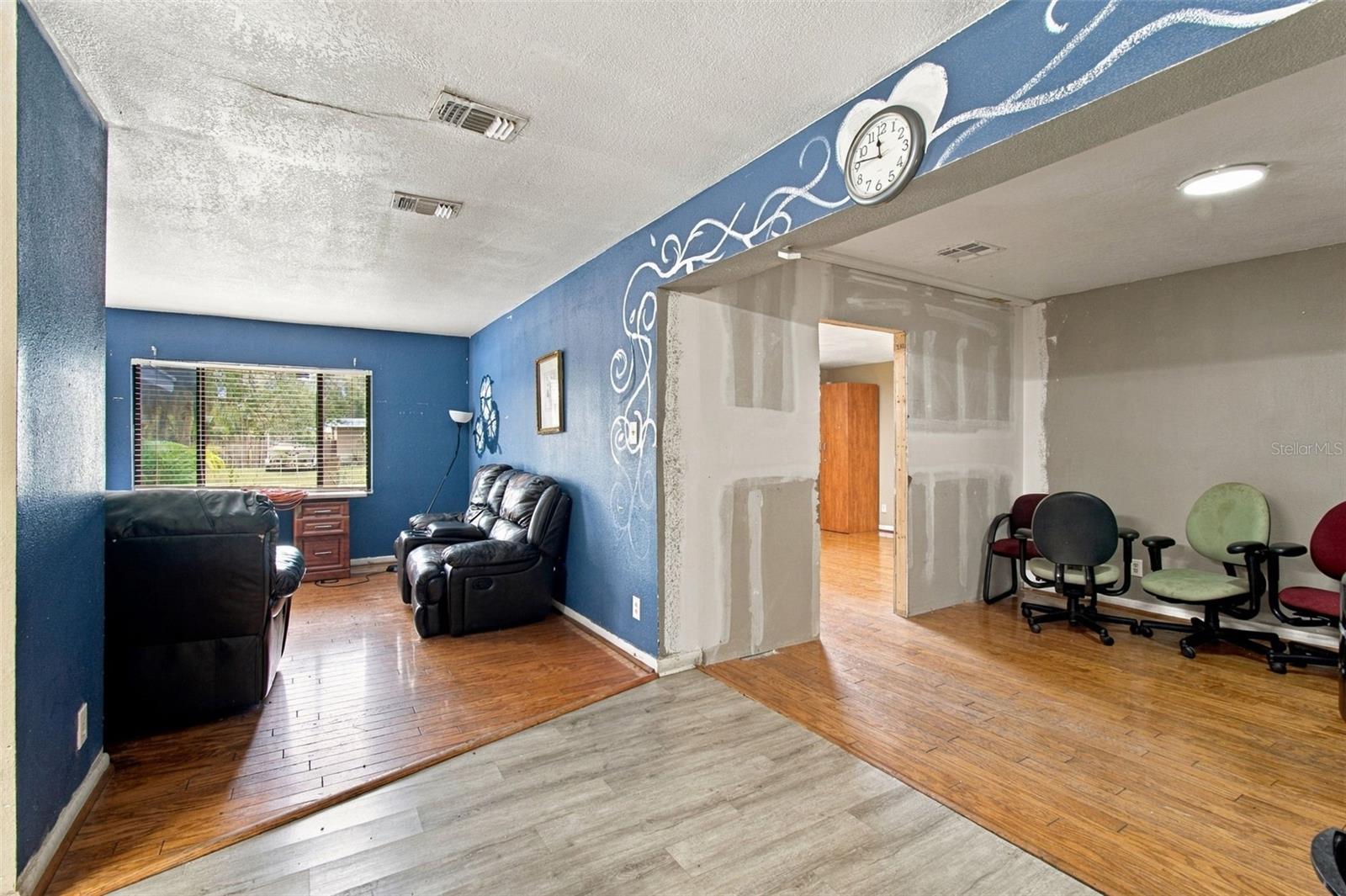 8010 SHARON DR