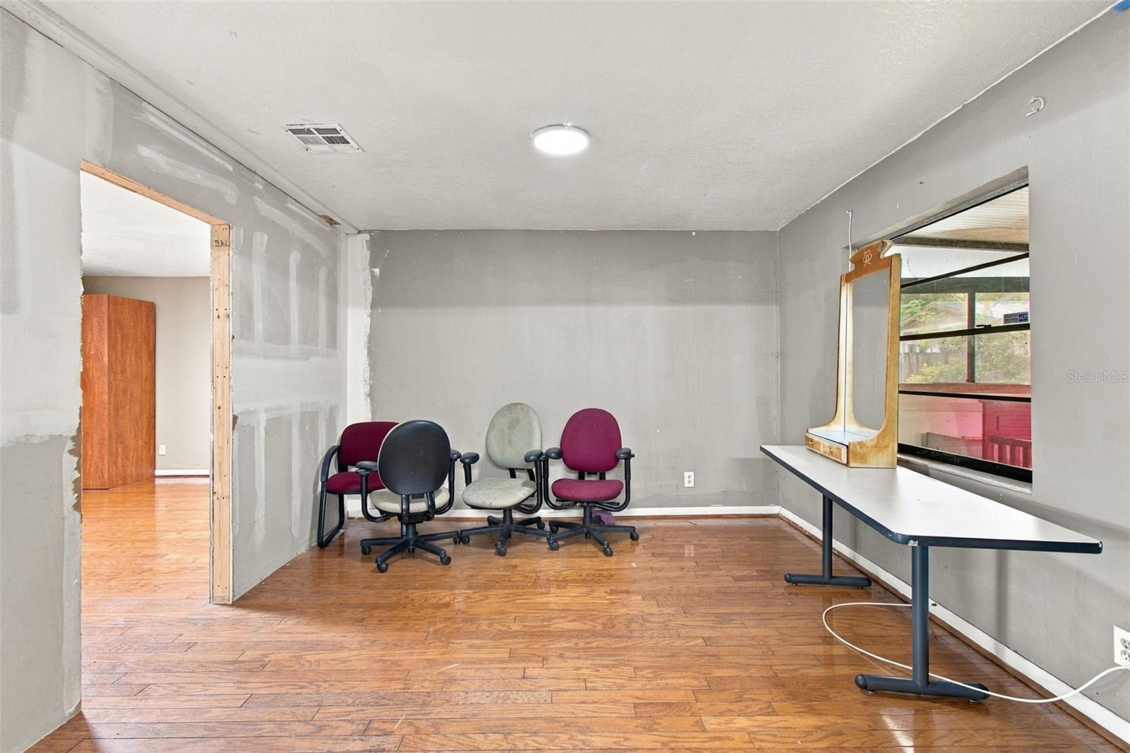 8010 SHARON DR