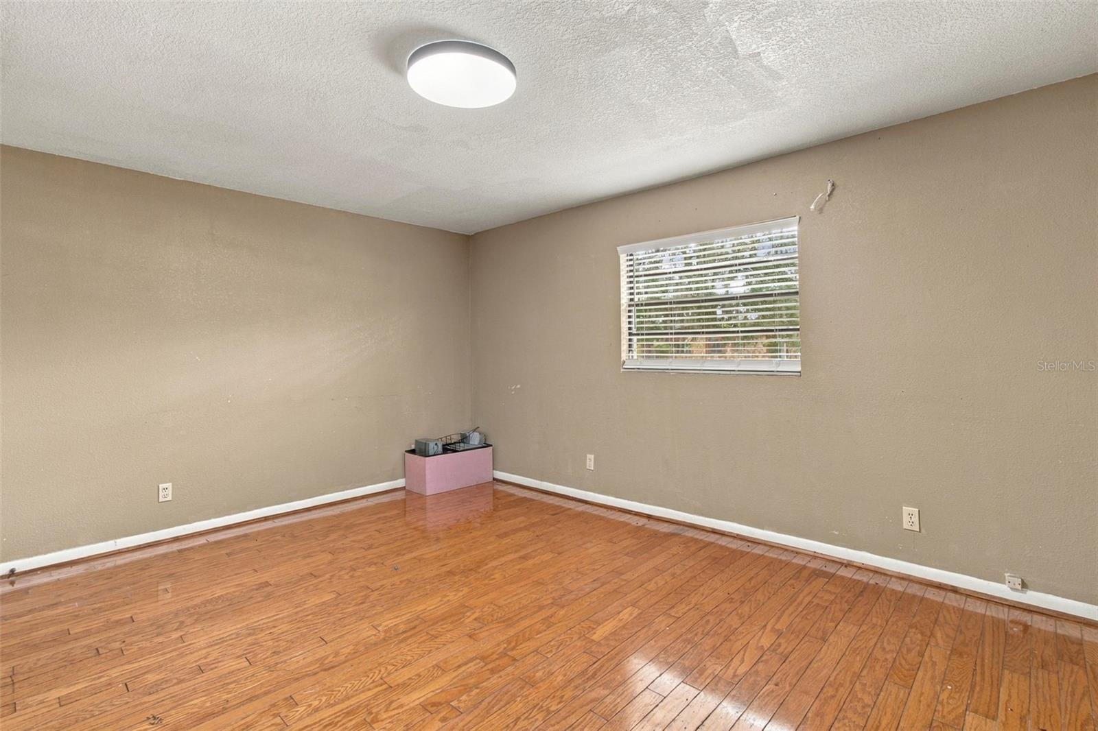 8010 SHARON DR