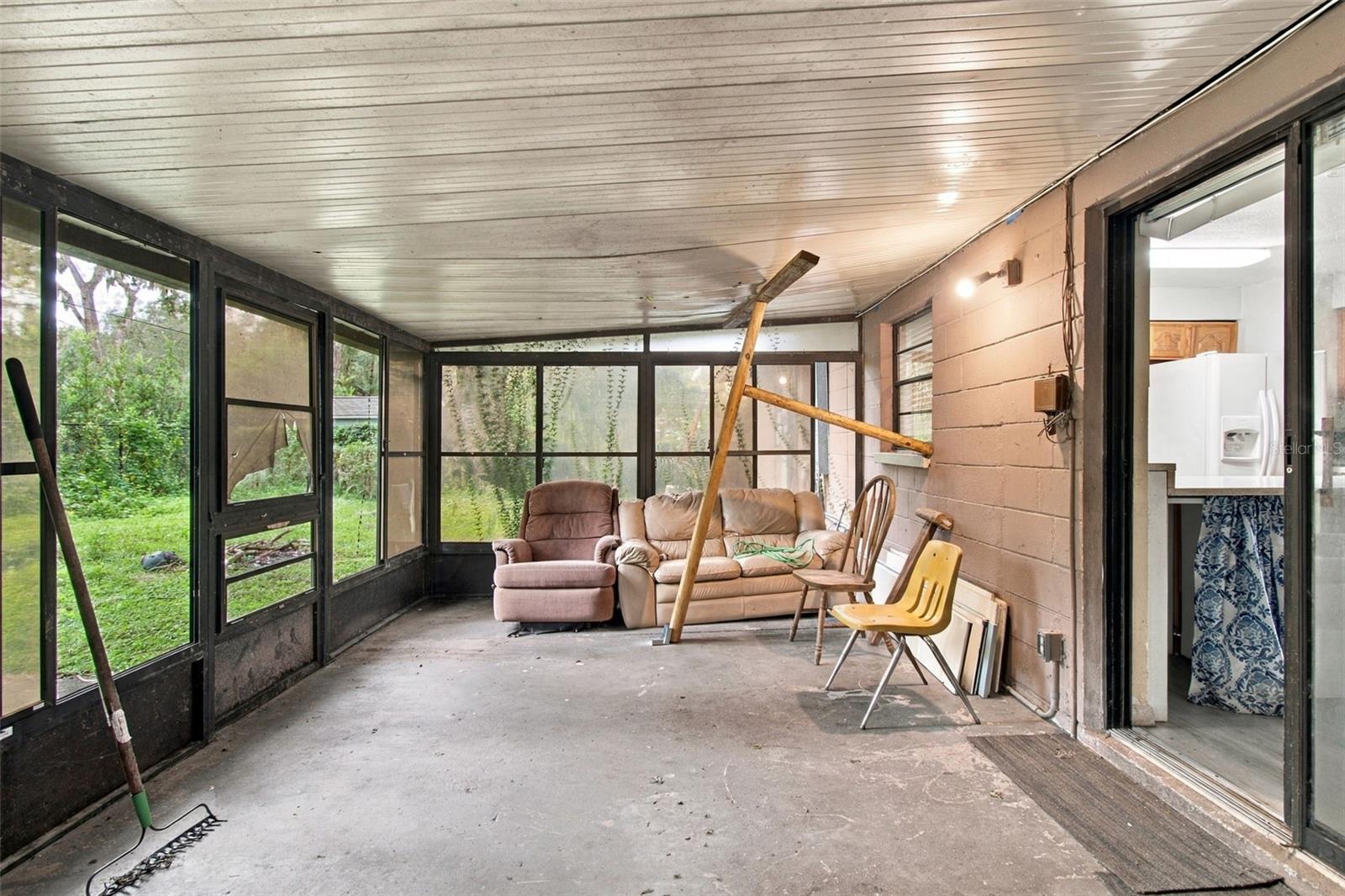 8010 SHARON DR