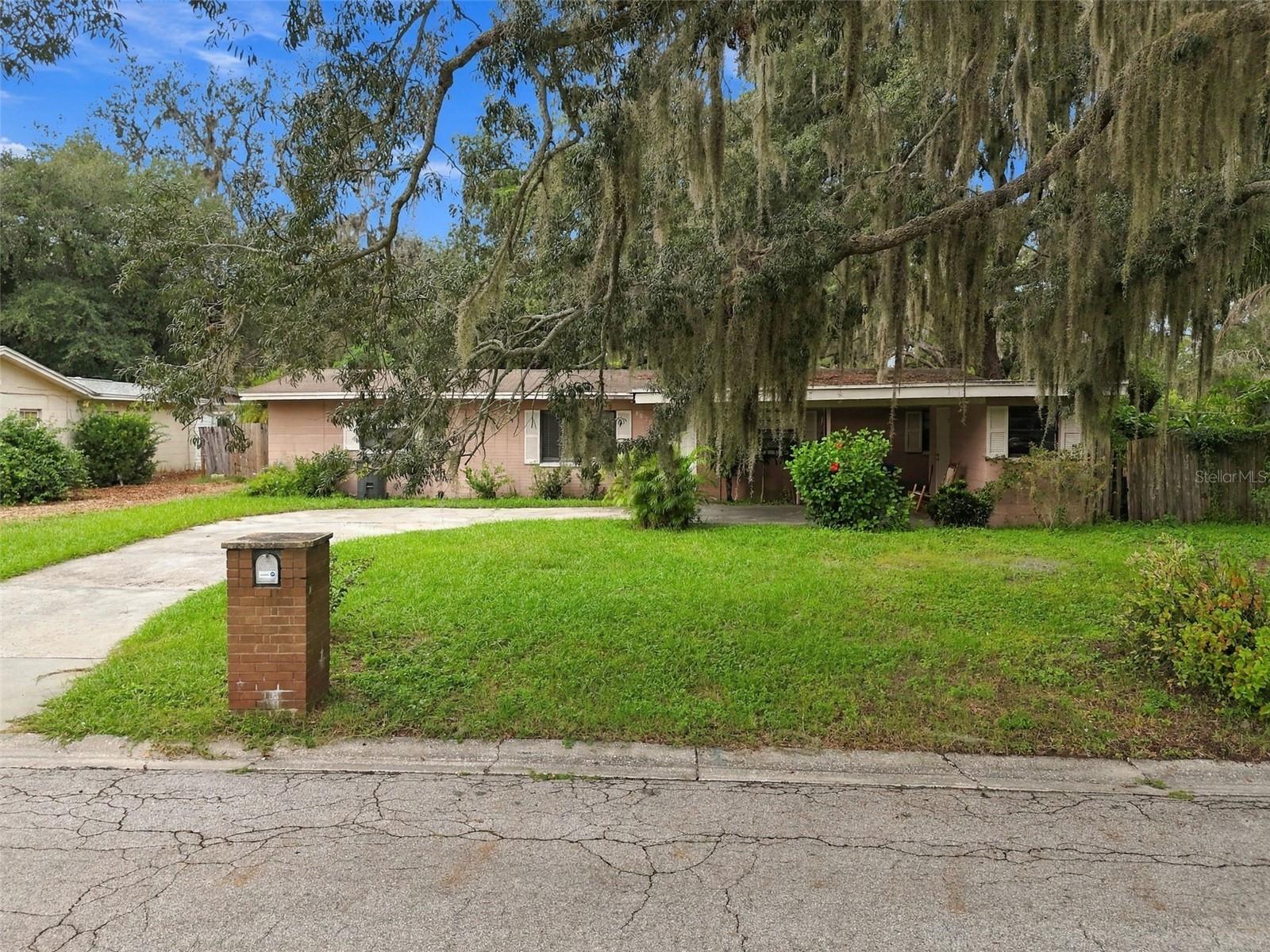 8010 SHARON DR
