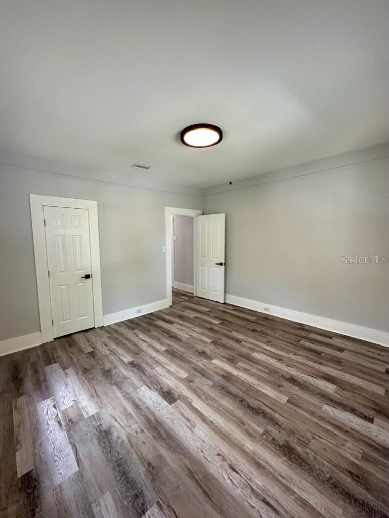 1021 E CAYUGA ST