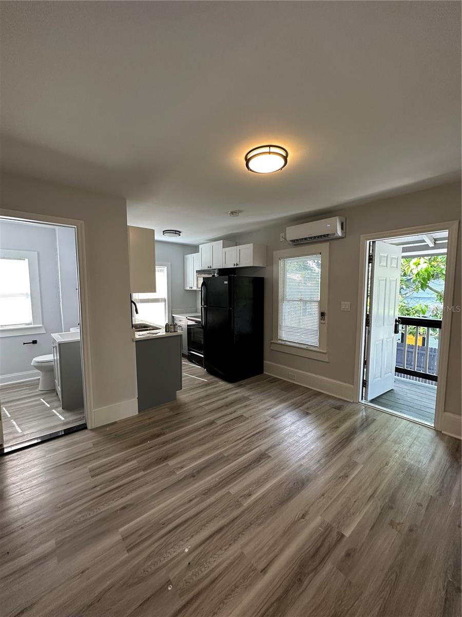 1021 E CAYUGA ST