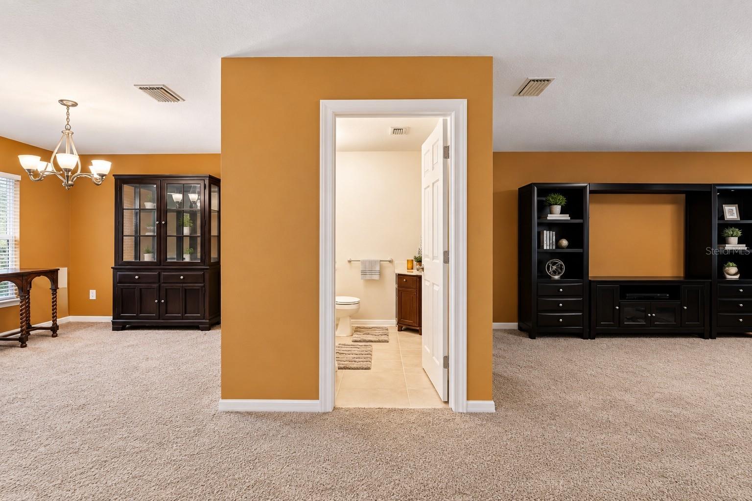 13611 VANDERBILT RD