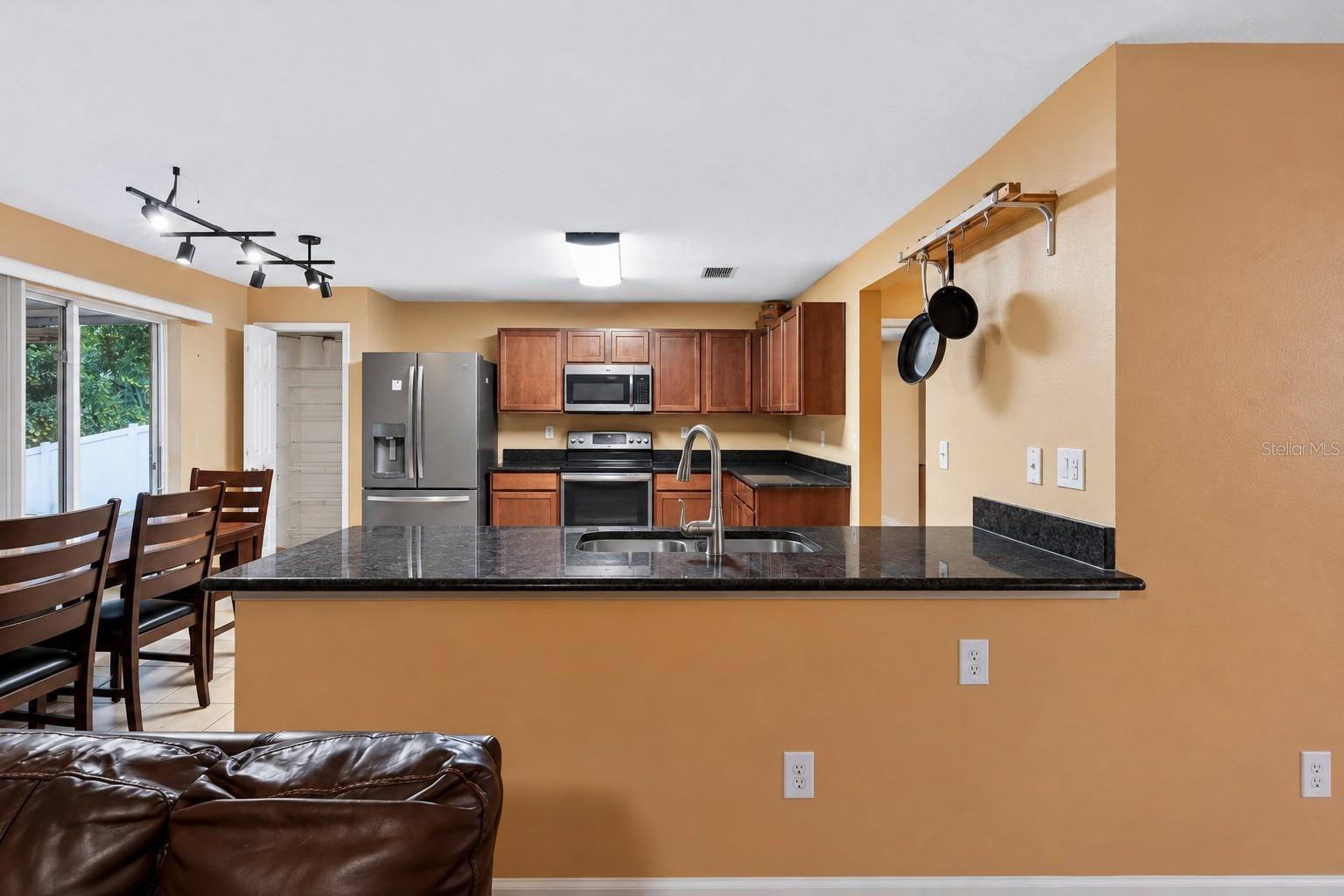 13611 VANDERBILT RD