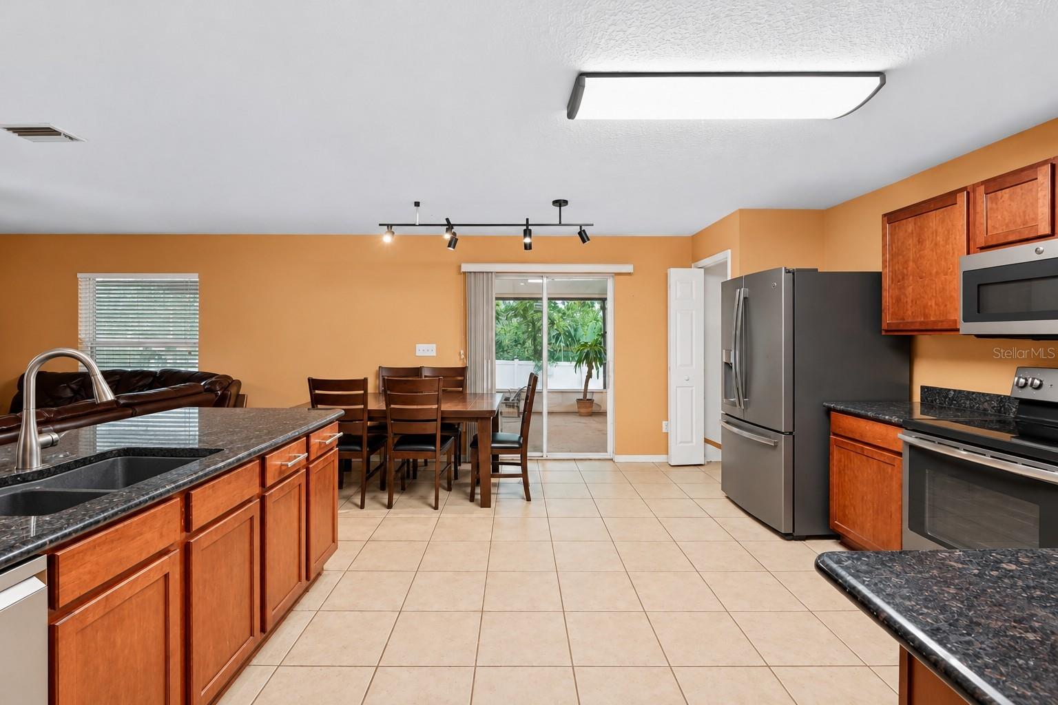 13611 VANDERBILT RD