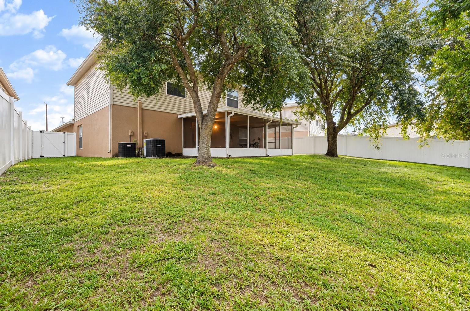 13611 VANDERBILT RD