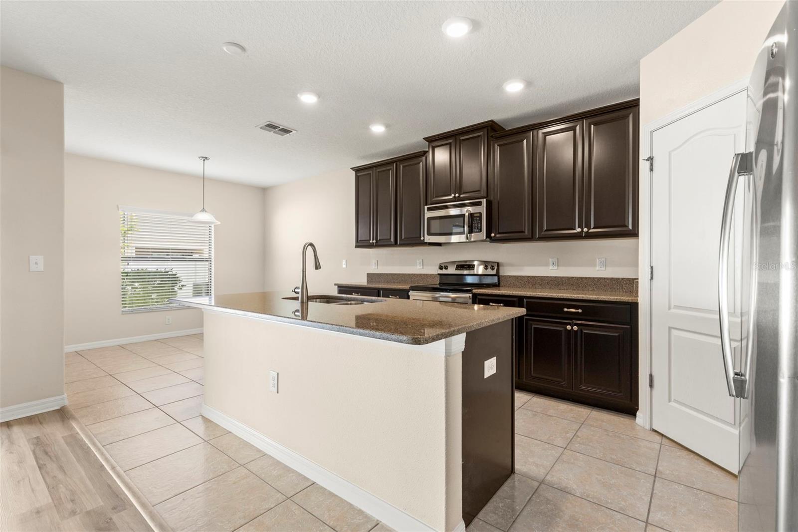 2719 GARDEN FALLS DR