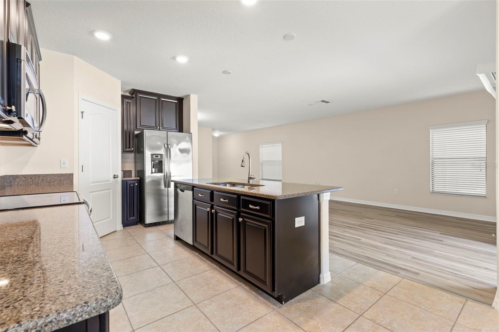 2719 GARDEN FALLS DR