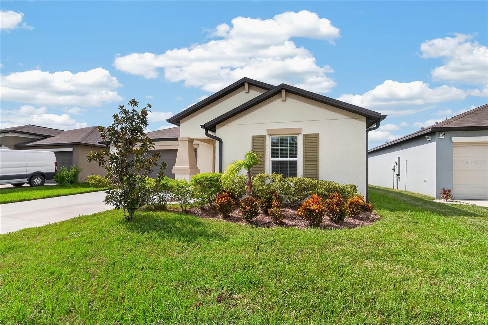5487 BLUE AZURE DR