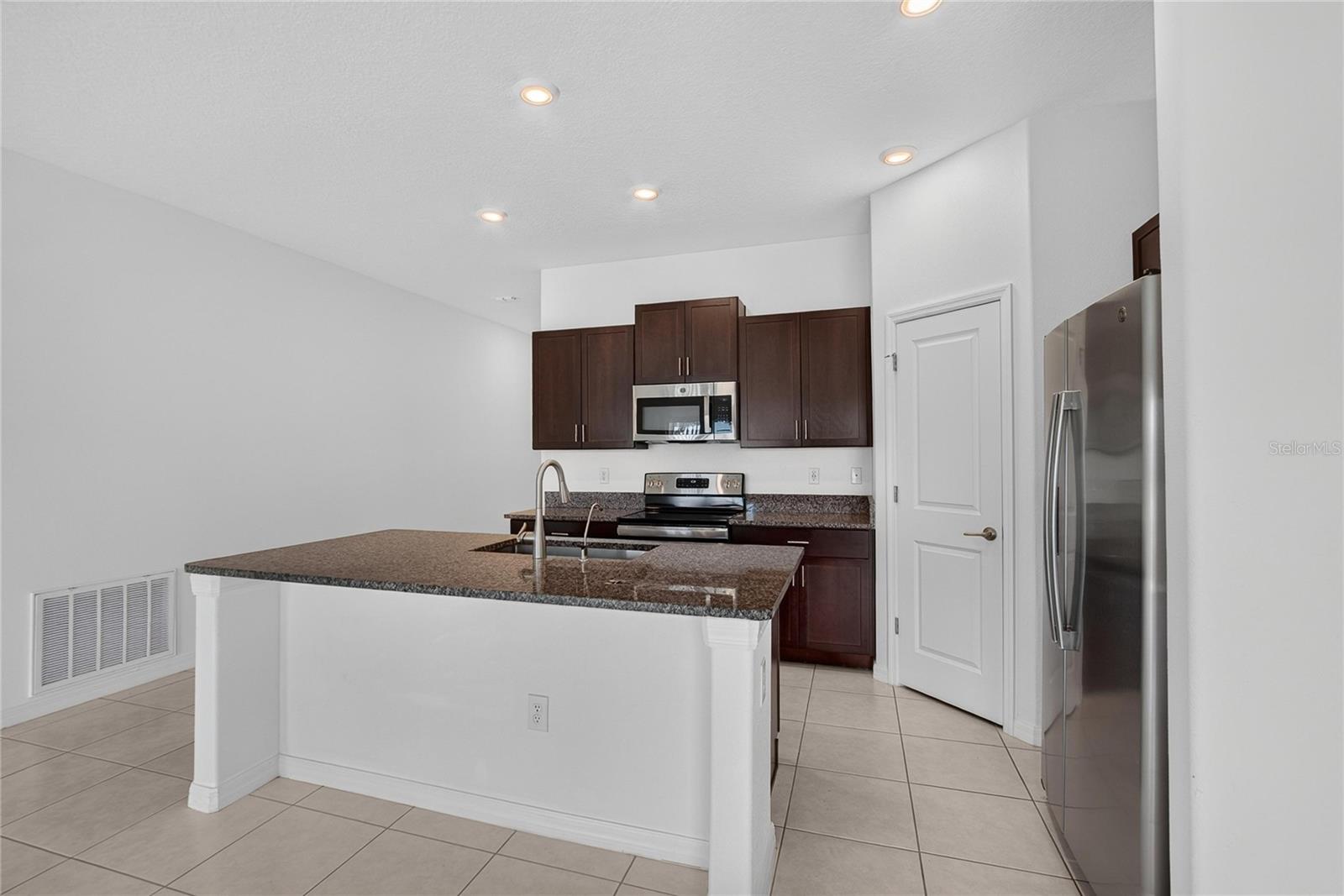 5487 BLUE AZURE DR