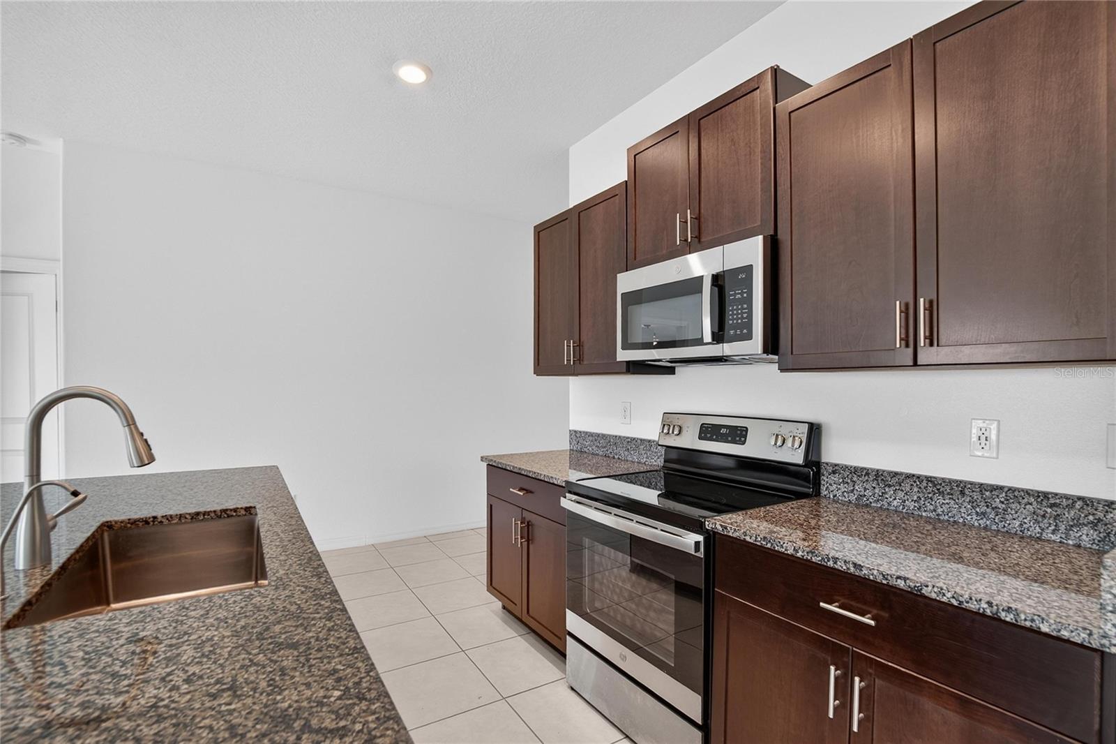 5487 BLUE AZURE DR