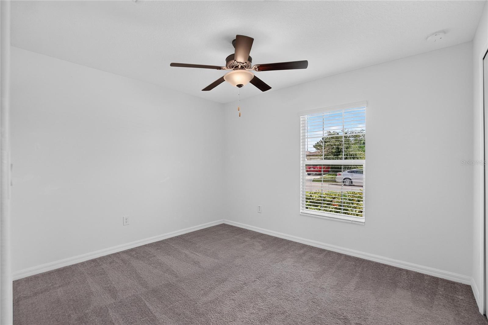 5487 BLUE AZURE DR