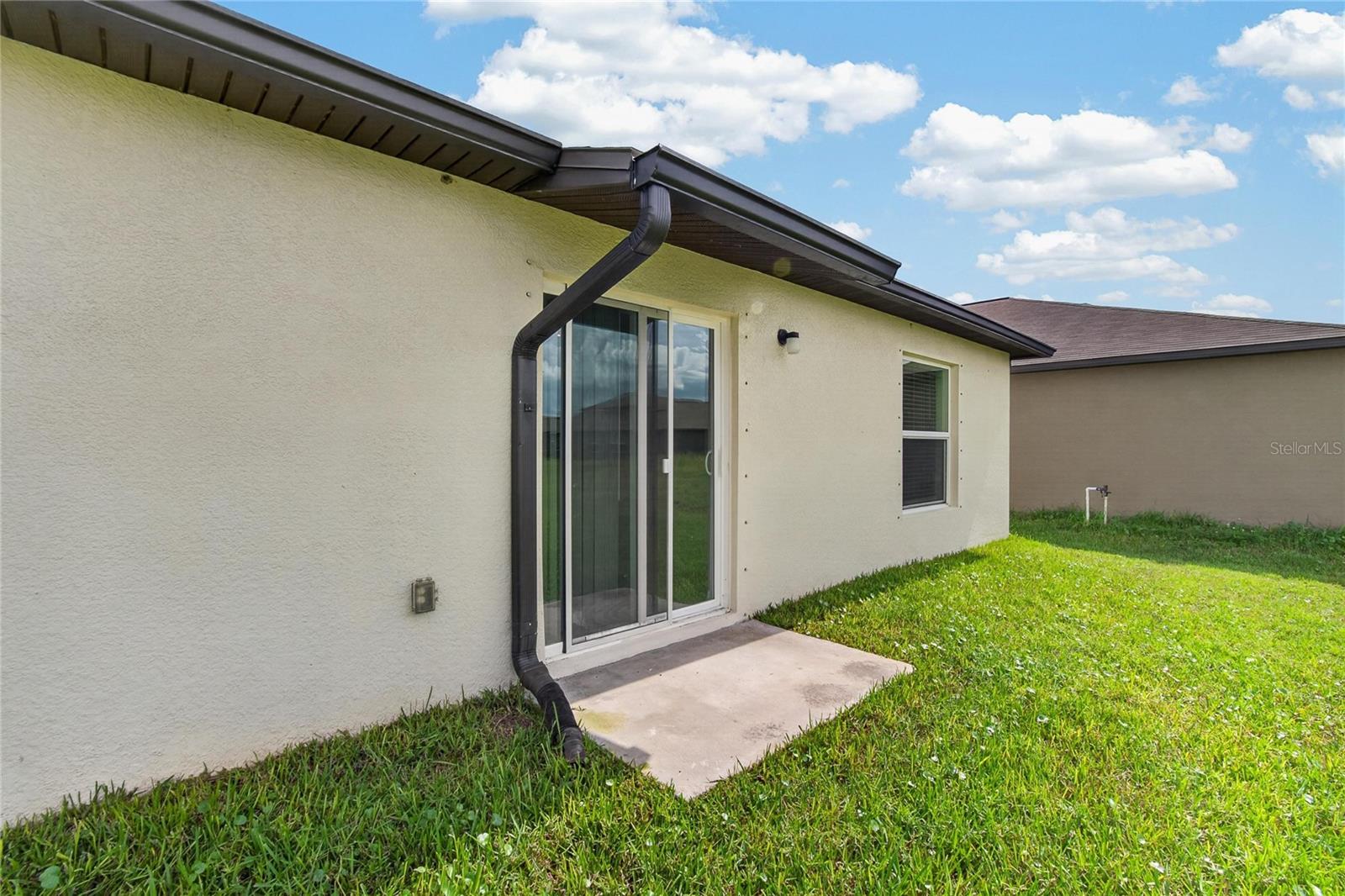 5487 BLUE AZURE DR