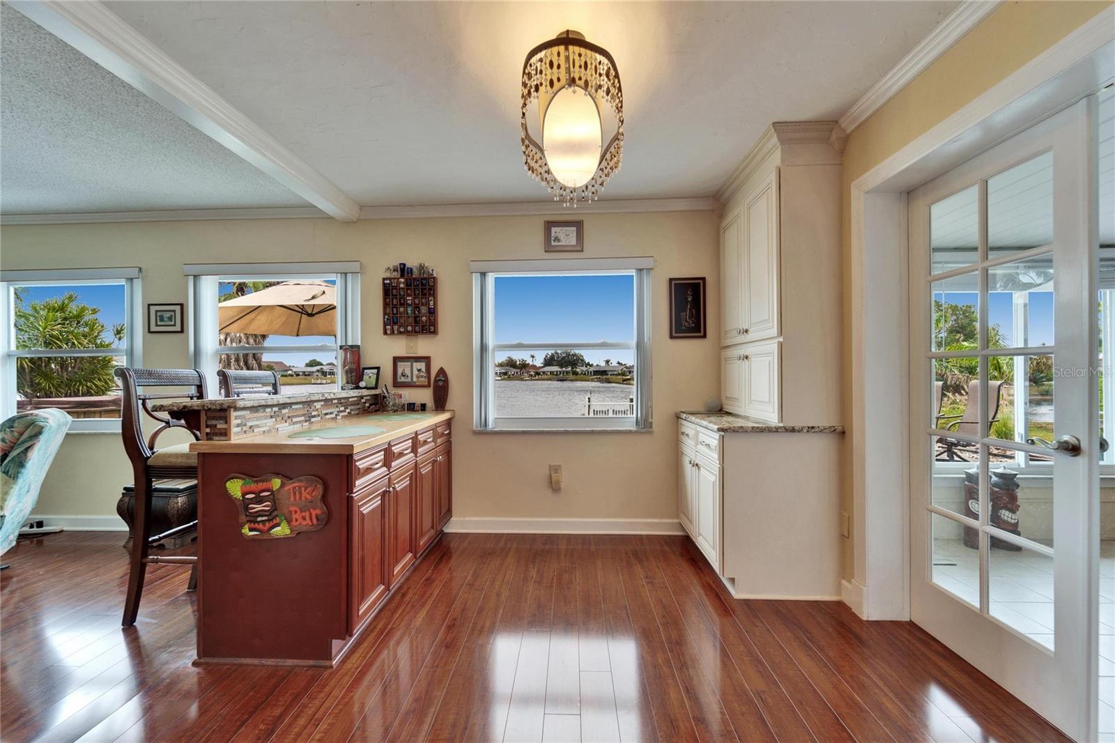 1710 NEW BEDFORD DR