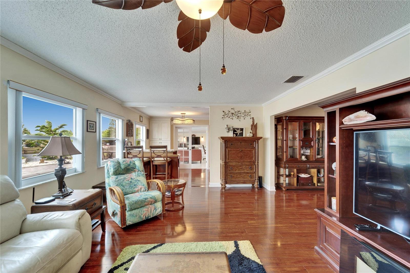 1710 NEW BEDFORD DR