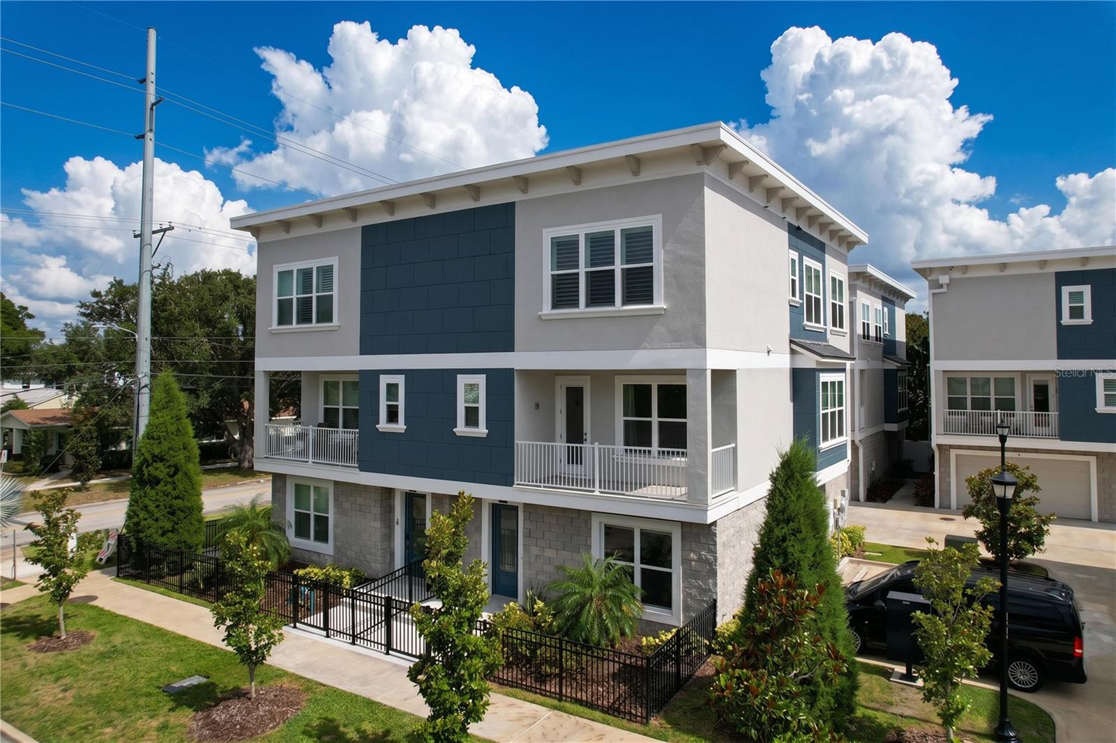 3702 W ROLAND ST #3