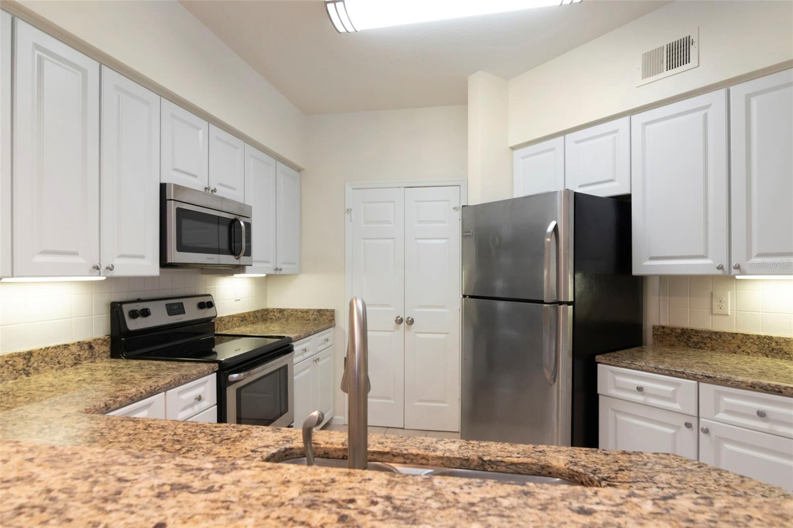 4309 BAY CLUB CIR #4309