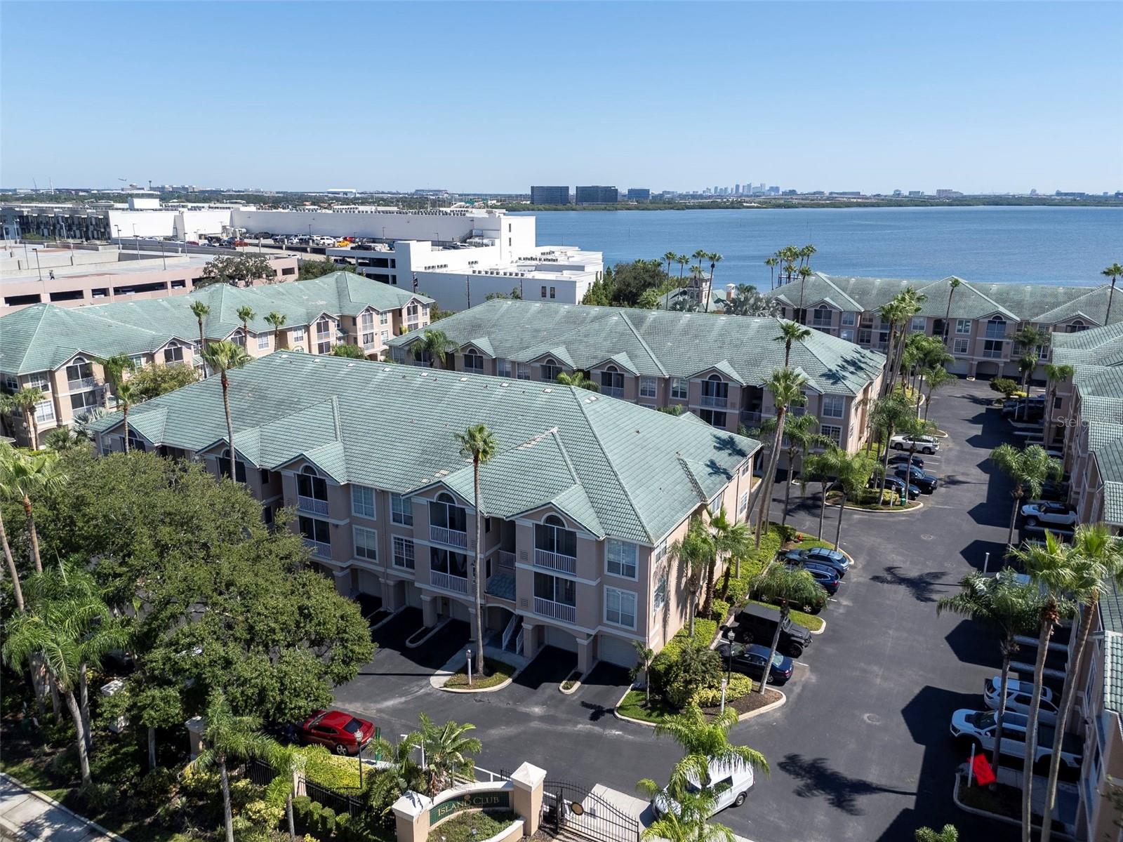 4309 BAY CLUB CIR #4309