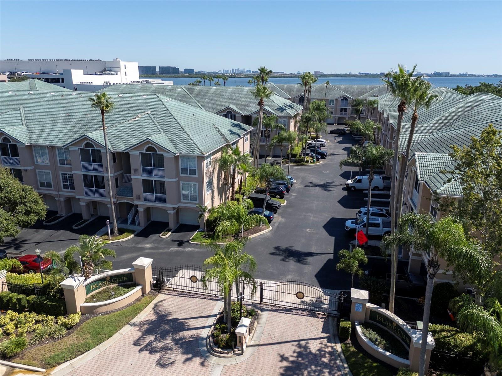 4309 BAY CLUB CIR #4309