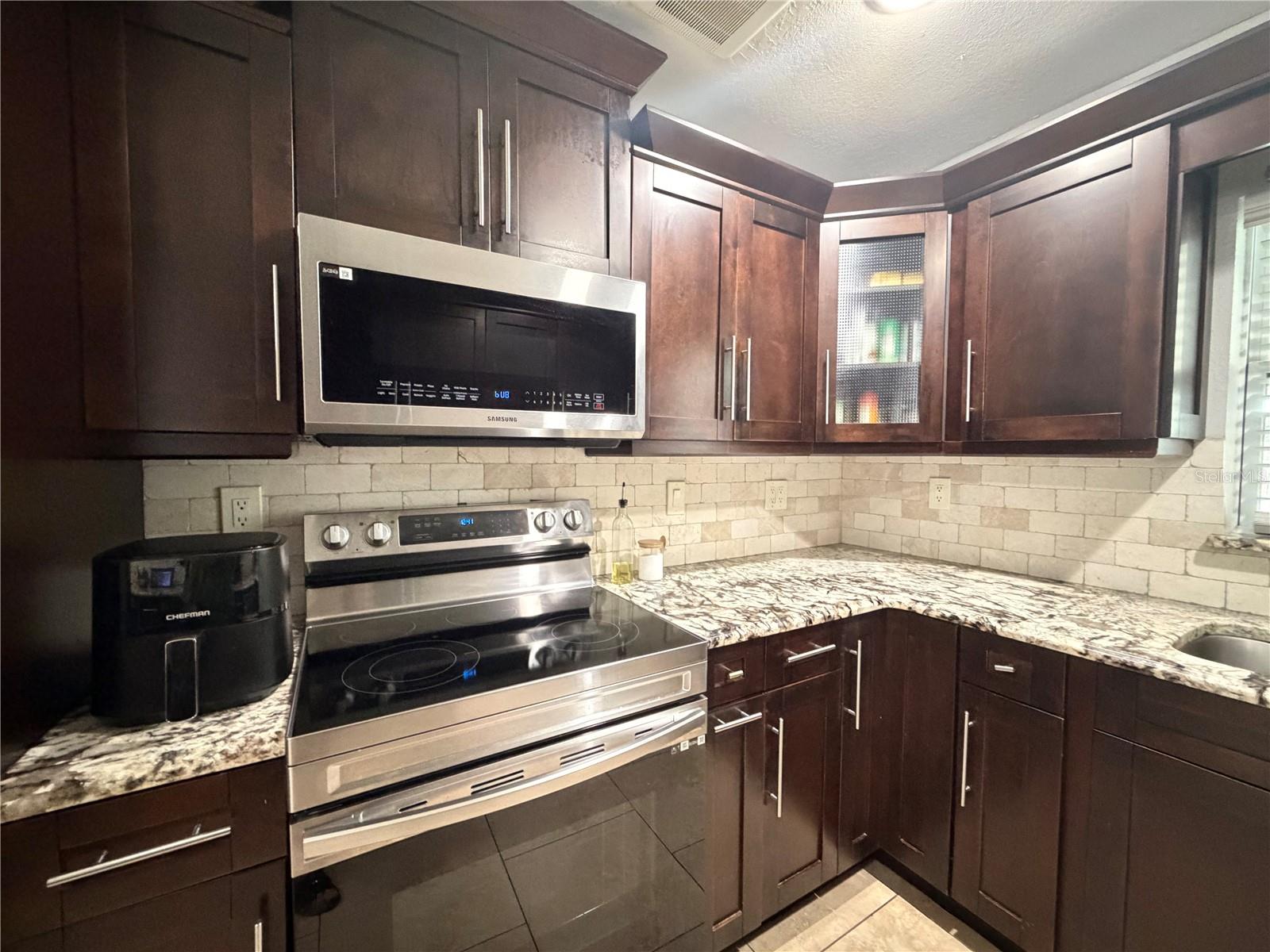 4925 ELDORADO DR