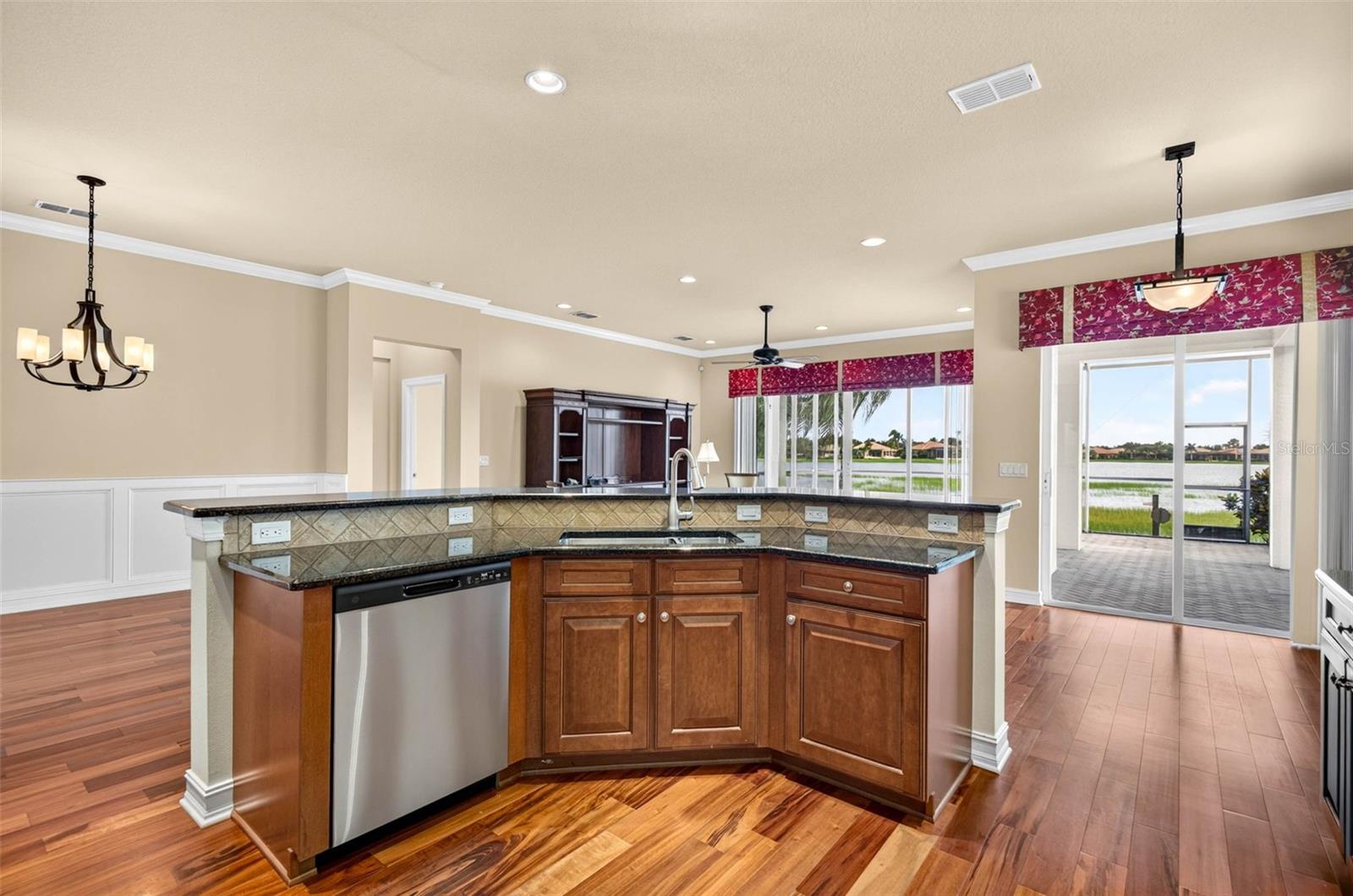 15910 GOLDEN LAKES DR