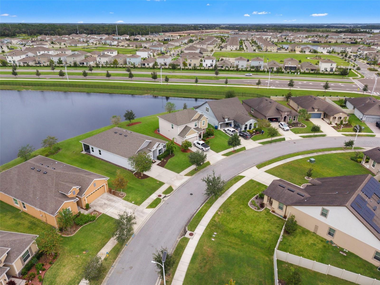 8232 OLIVE BROOK DR