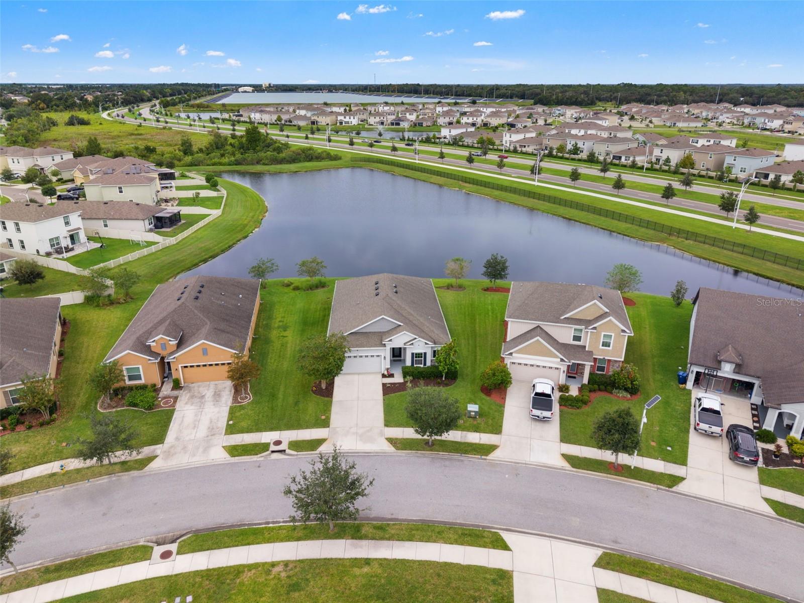8232 OLIVE BROOK DR