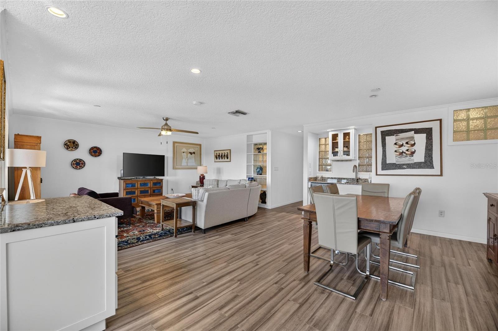 2780 N RIVERSIDE DR #601