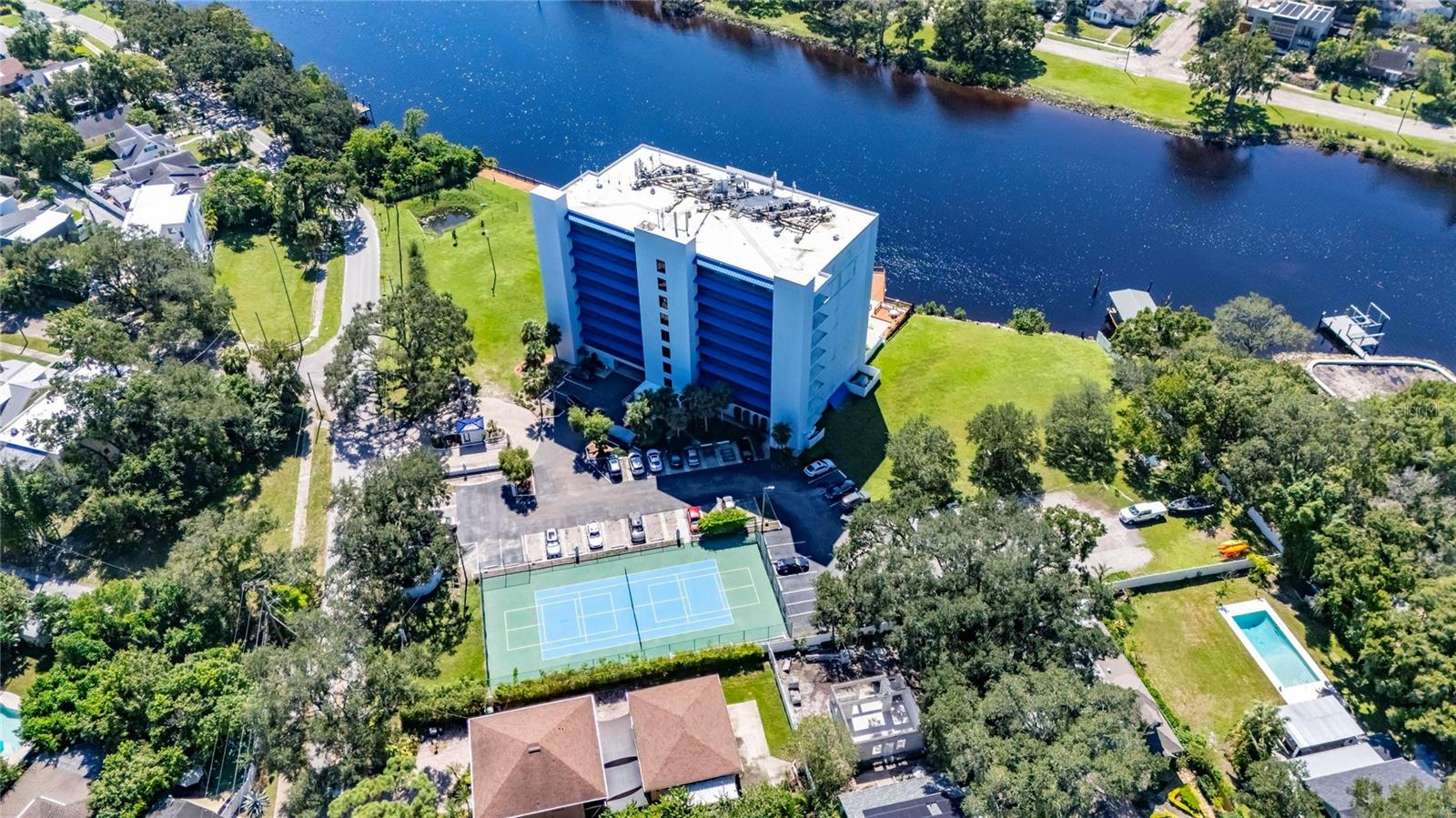 2780 N RIVERSIDE DR #601