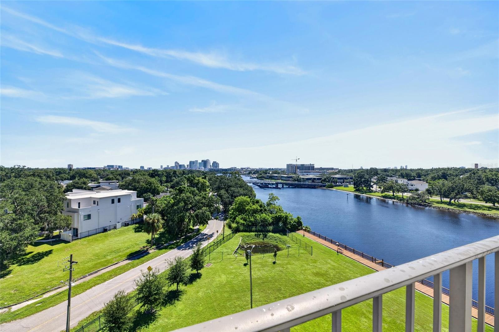 2780 N RIVERSIDE DR #601