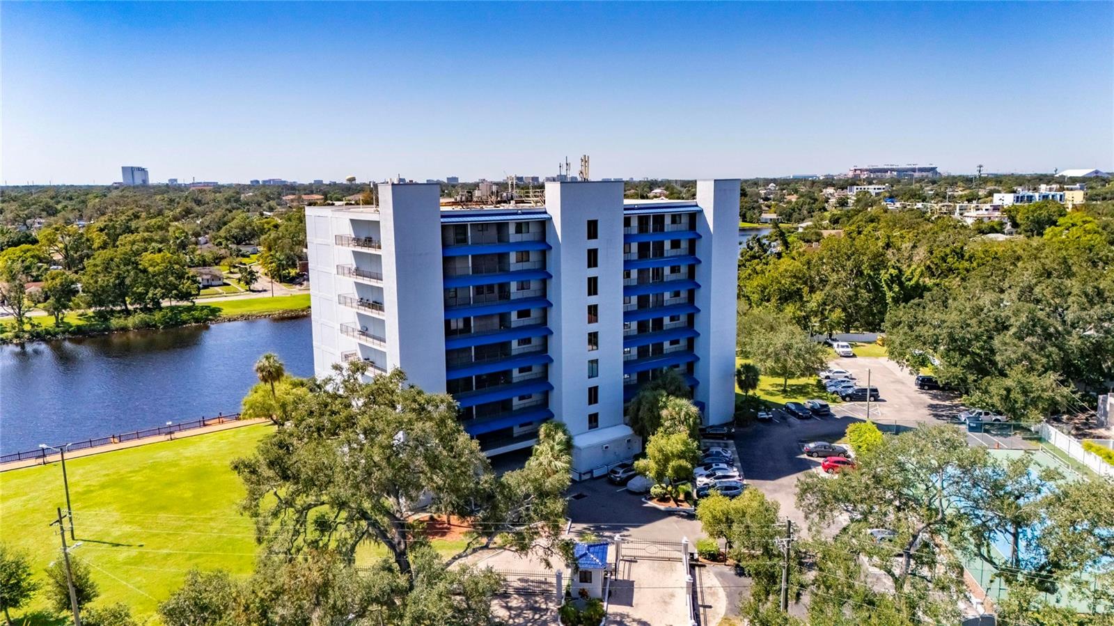 2780 N RIVERSIDE DR #601