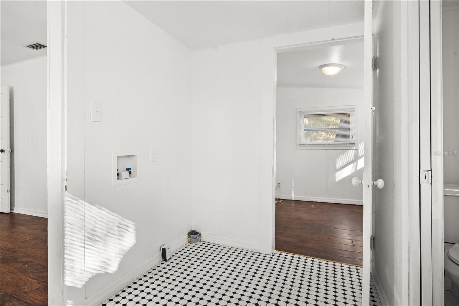 211 E CLUSTER AVE