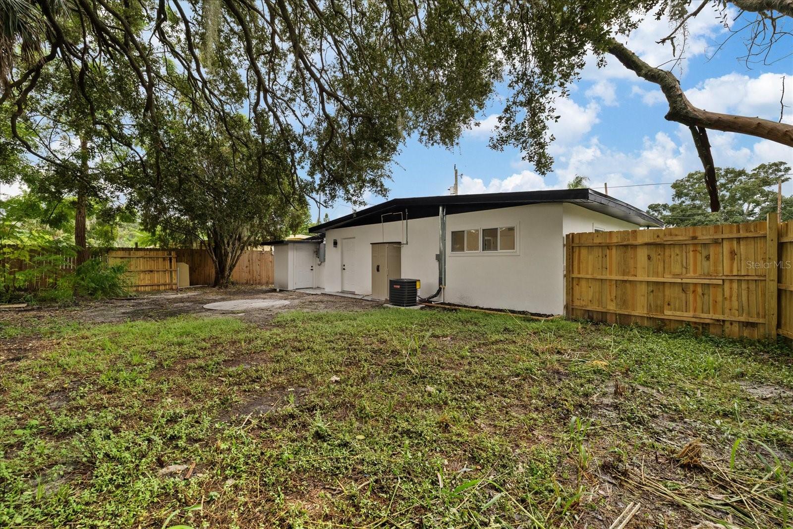 7361 ROYAL PALM DR