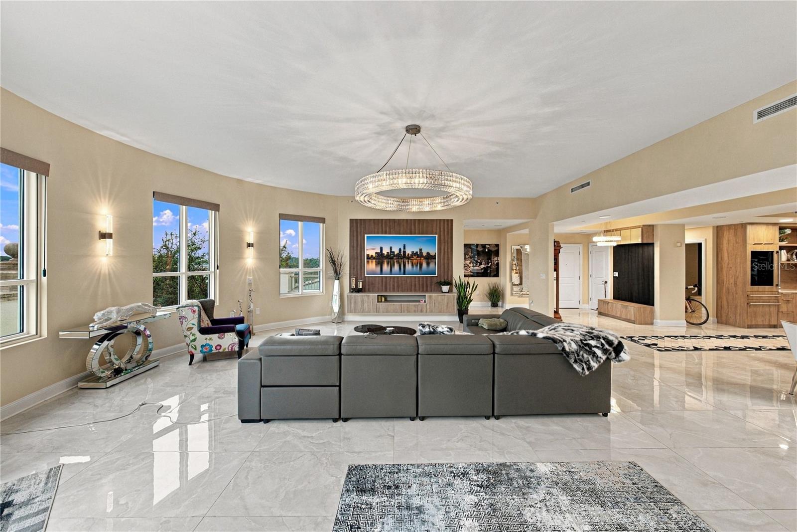 450 KNIGHTS RUN AVE #405