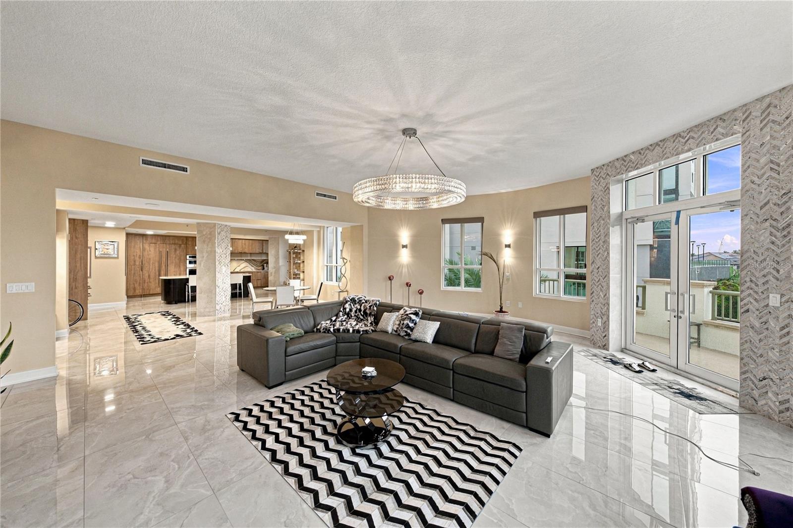450 KNIGHTS RUN AVE #405