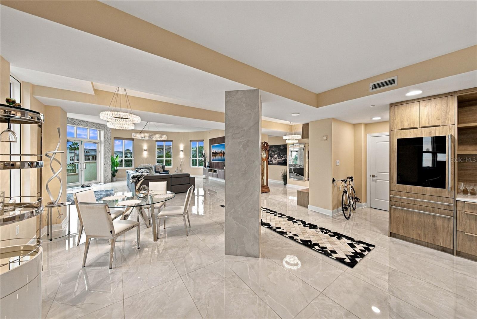 450 KNIGHTS RUN AVE #405