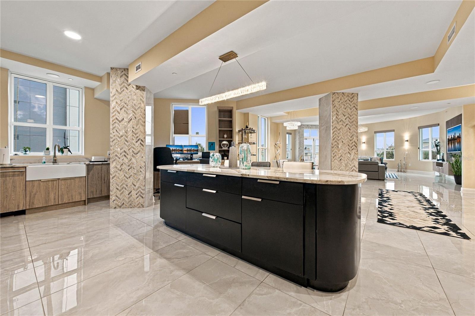 450 KNIGHTS RUN AVE #405