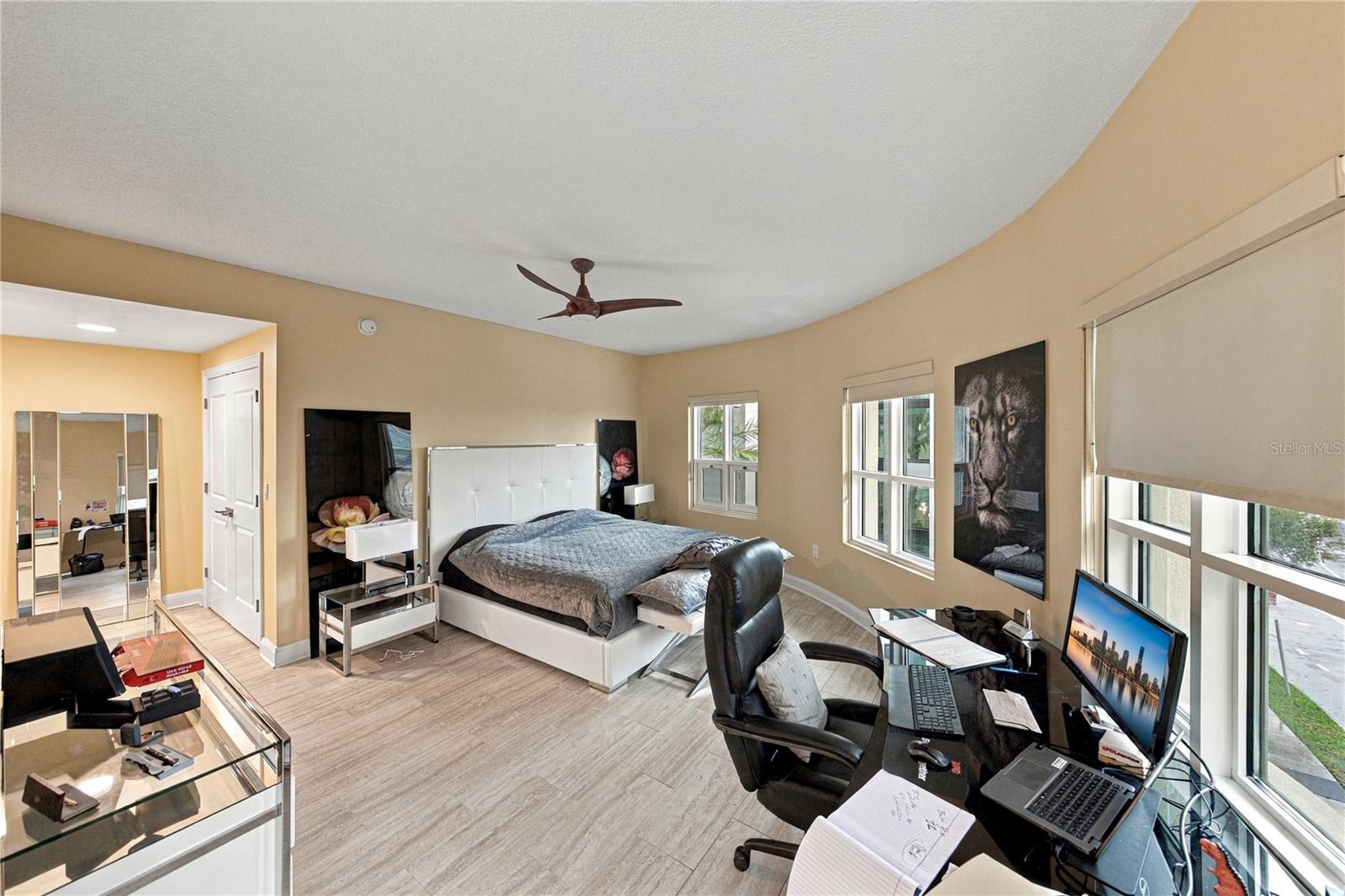 450 KNIGHTS RUN AVE #405
