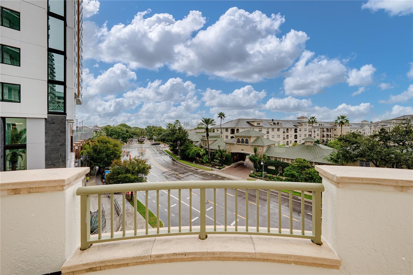 450 KNIGHTS RUN AVE #405