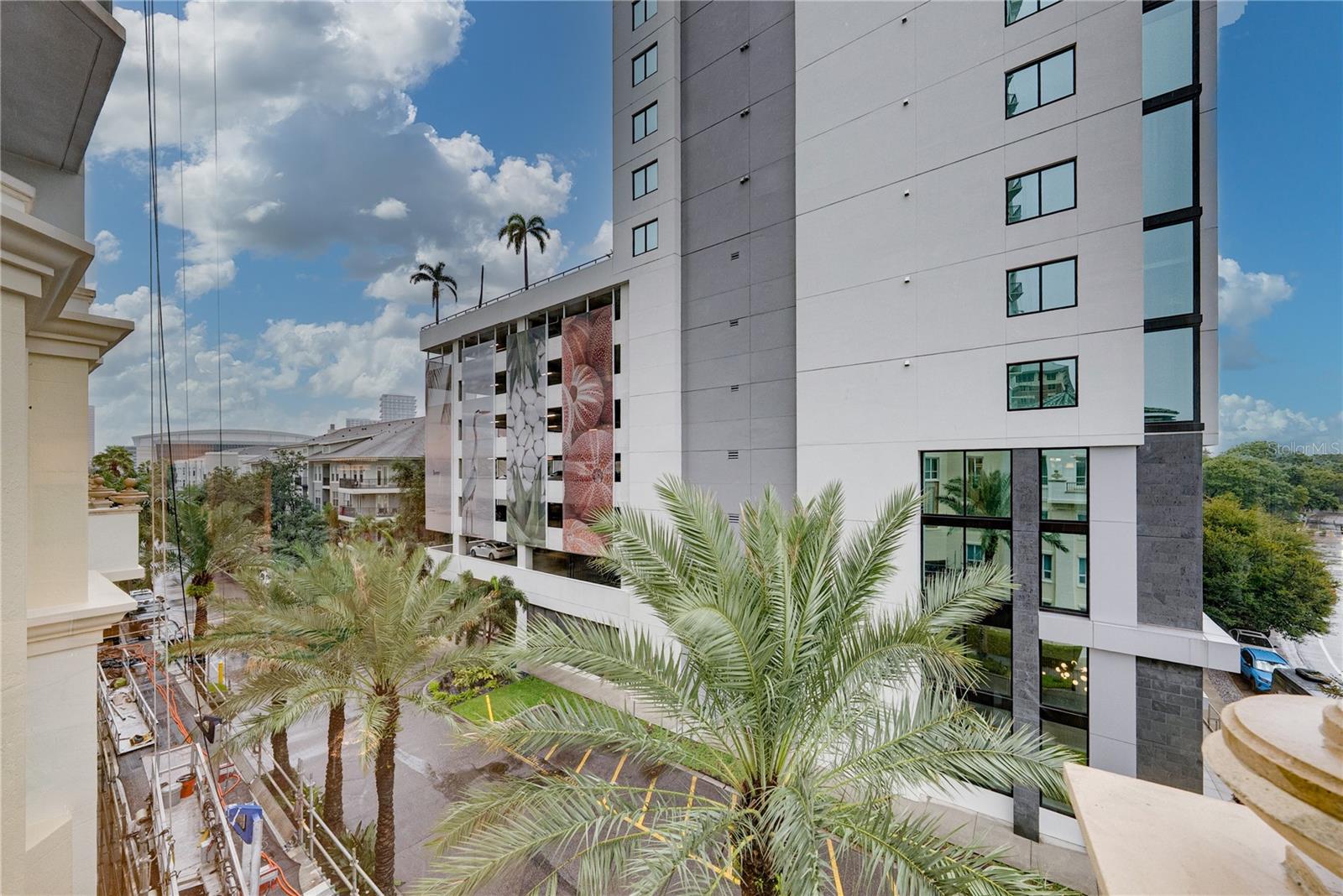 450 KNIGHTS RUN AVE #405