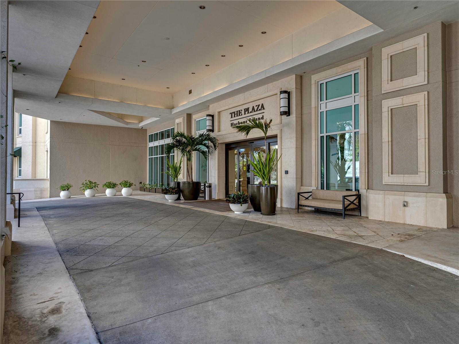 450 KNIGHTS RUN AVE #405