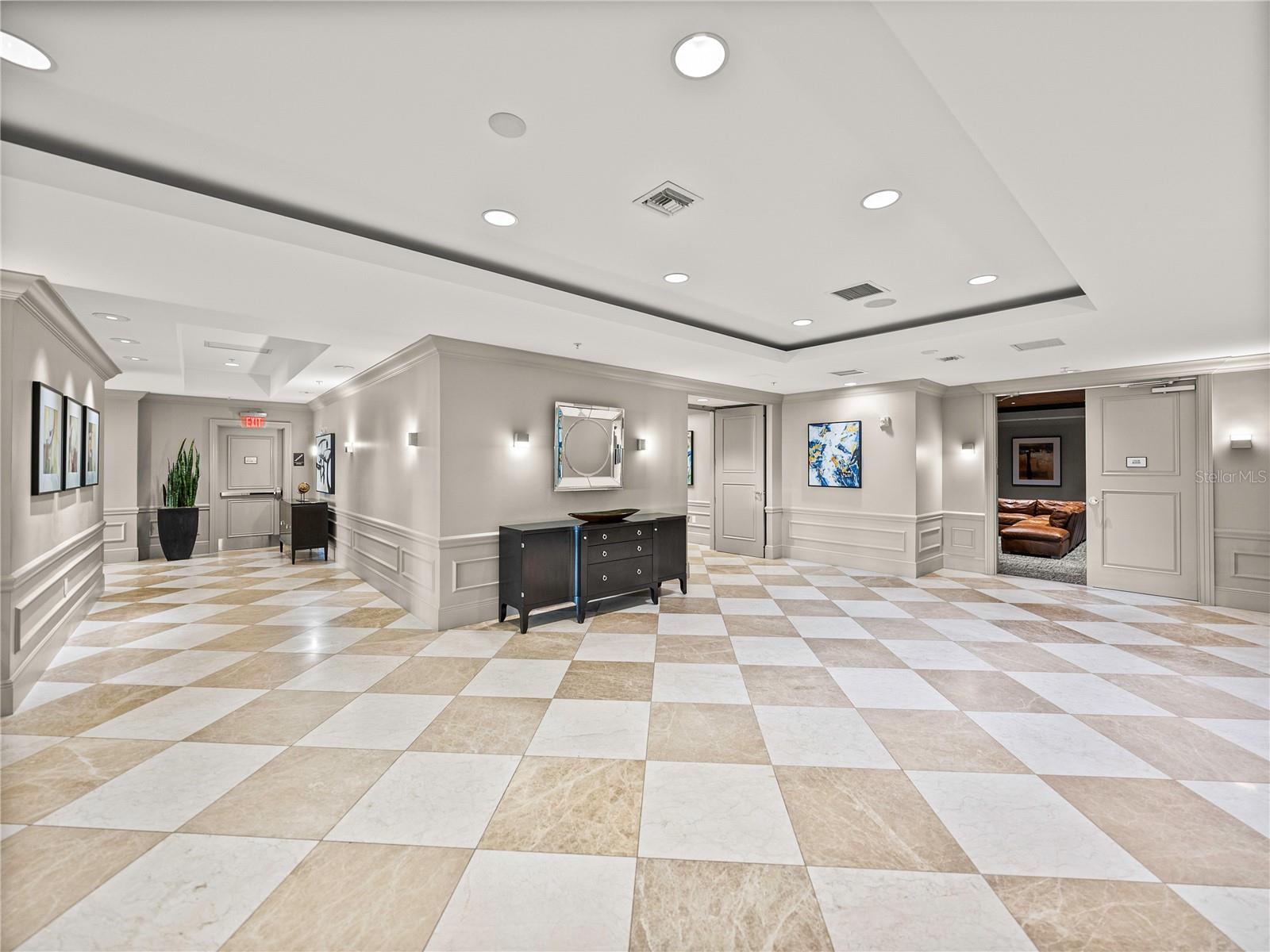450 KNIGHTS RUN AVE #405