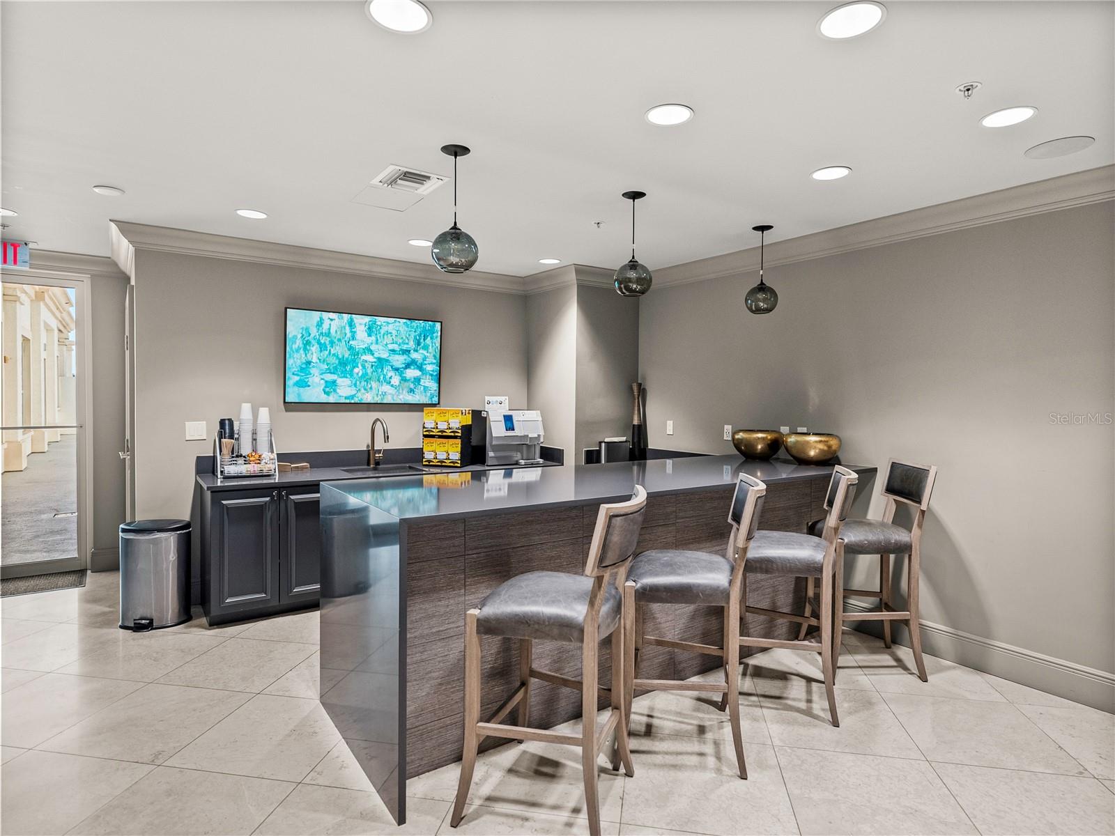 450 KNIGHTS RUN AVE #405