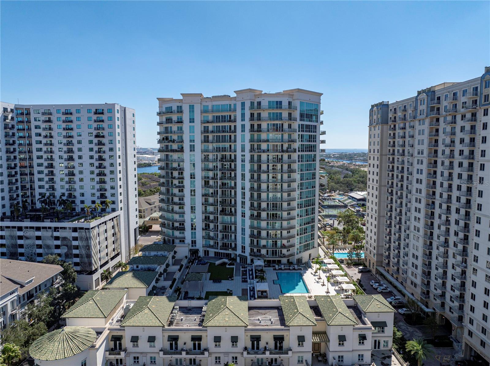 450 KNIGHTS RUN AVE #405