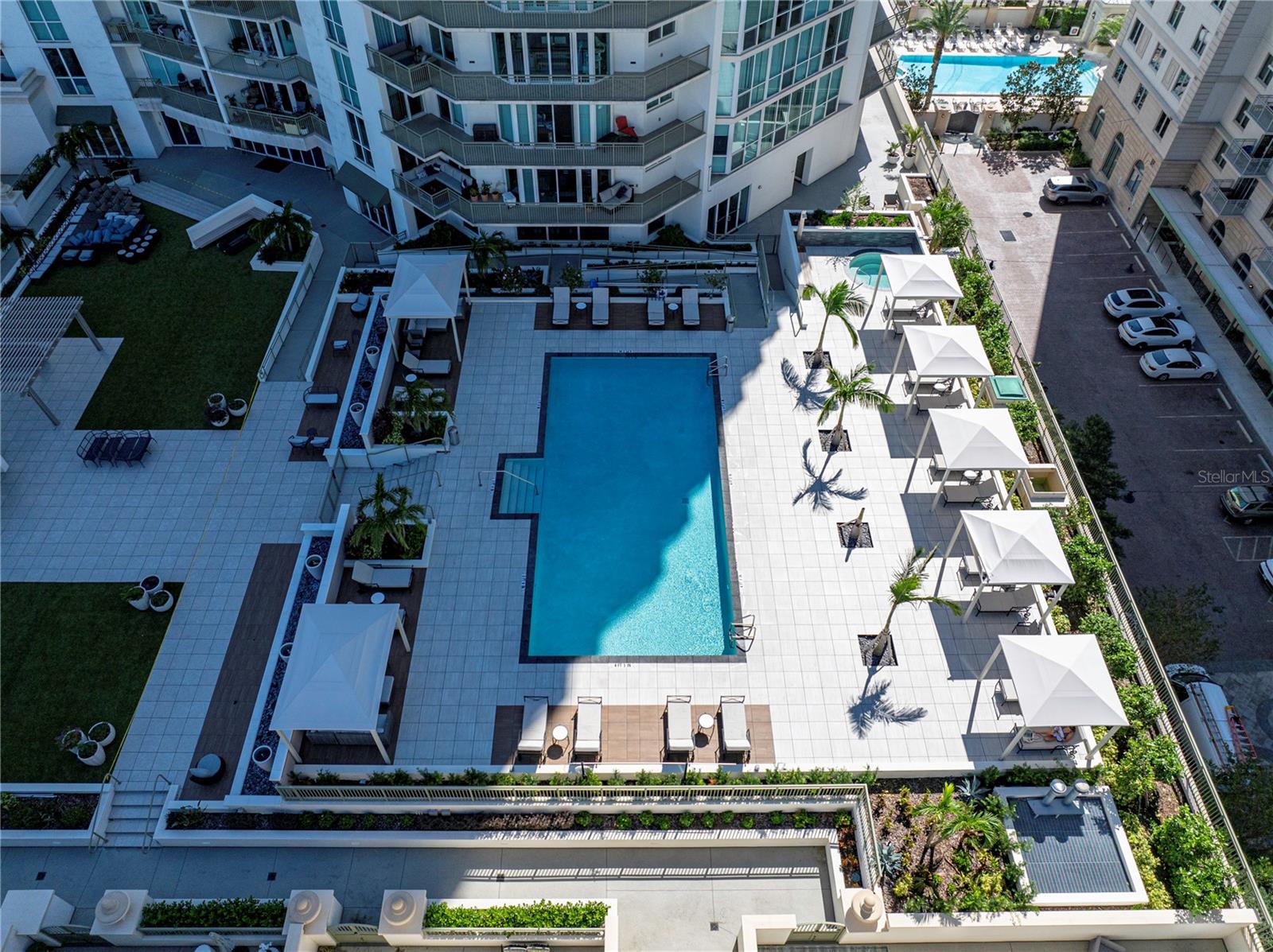 450 KNIGHTS RUN AVE #405