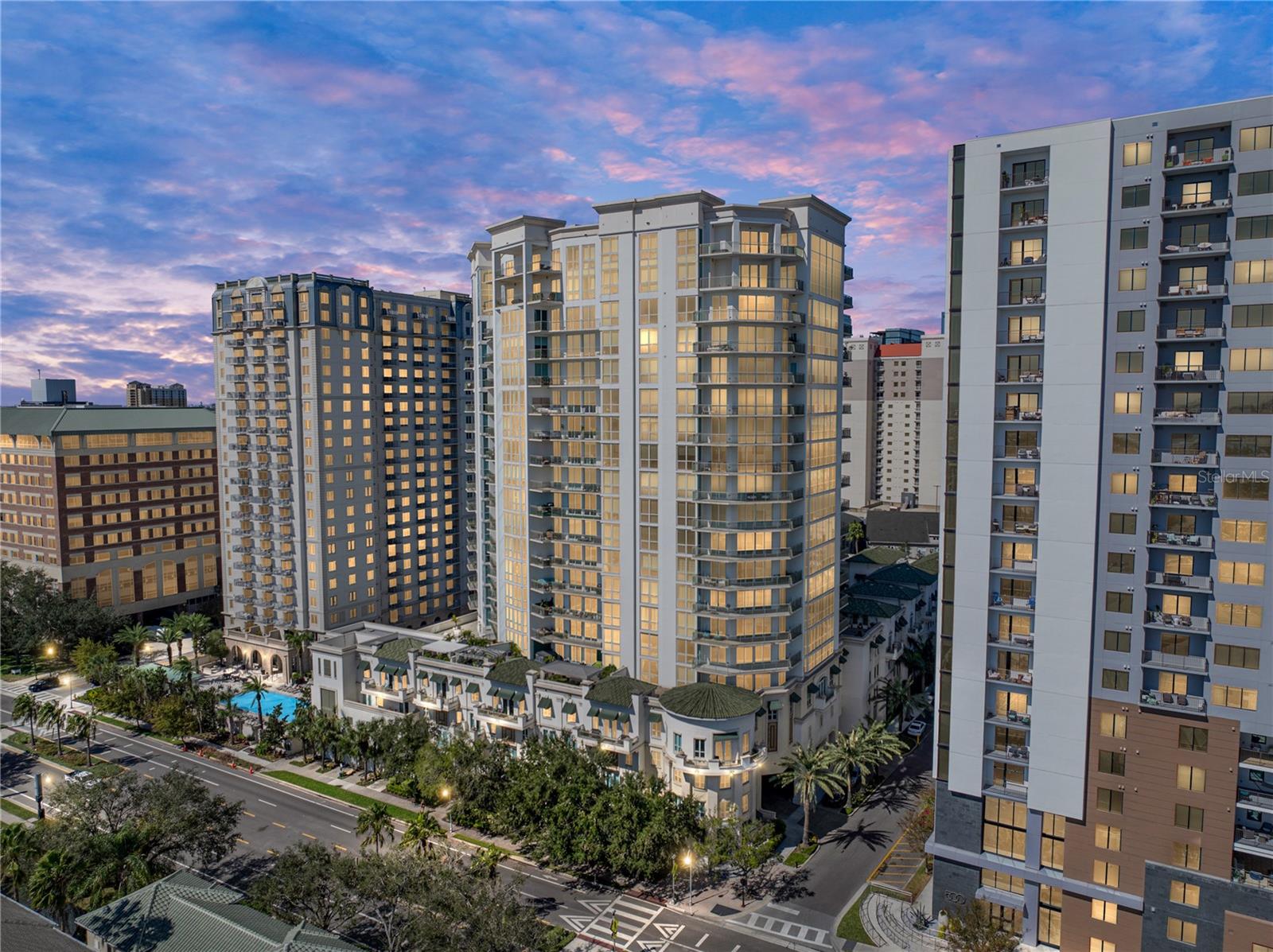 450 KNIGHTS RUN AVE #405