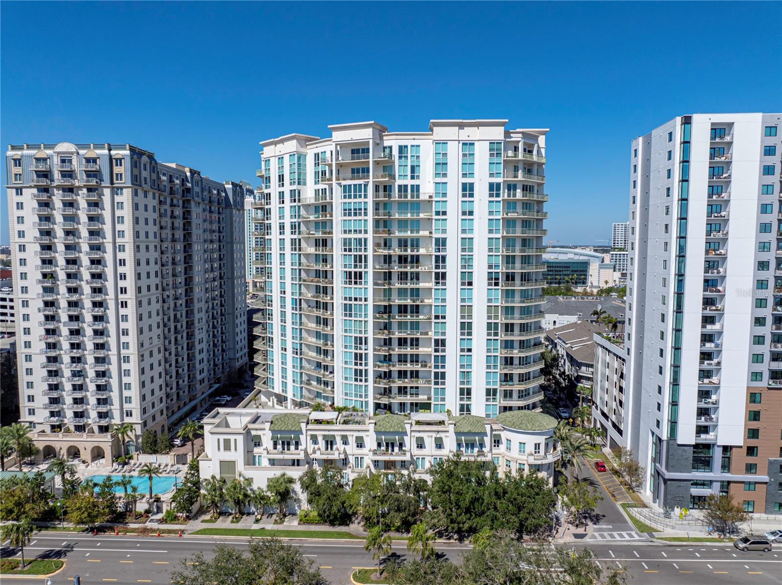 450 KNIGHTS RUN AVE #405