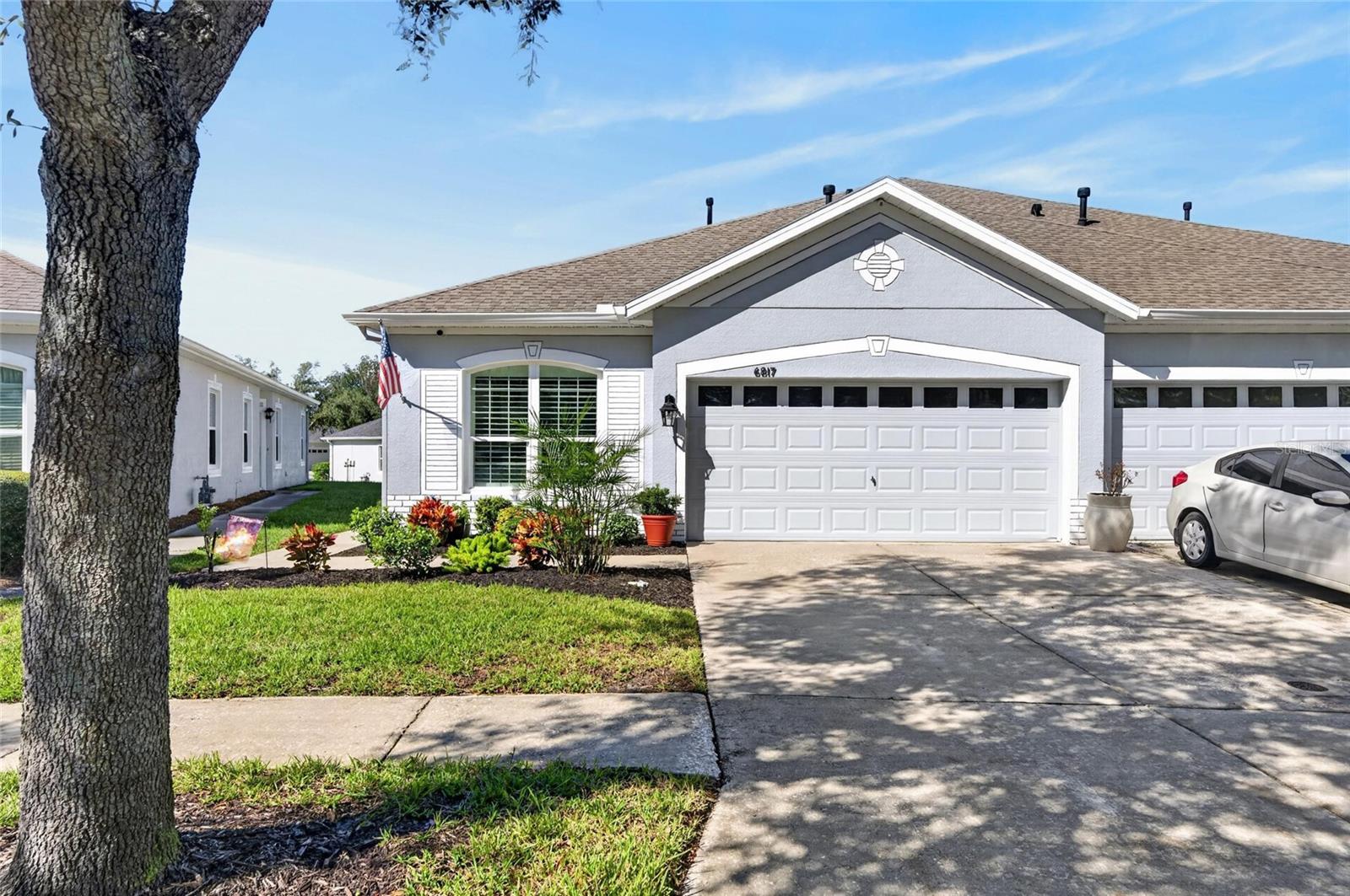 6817 SURREY OAK DR